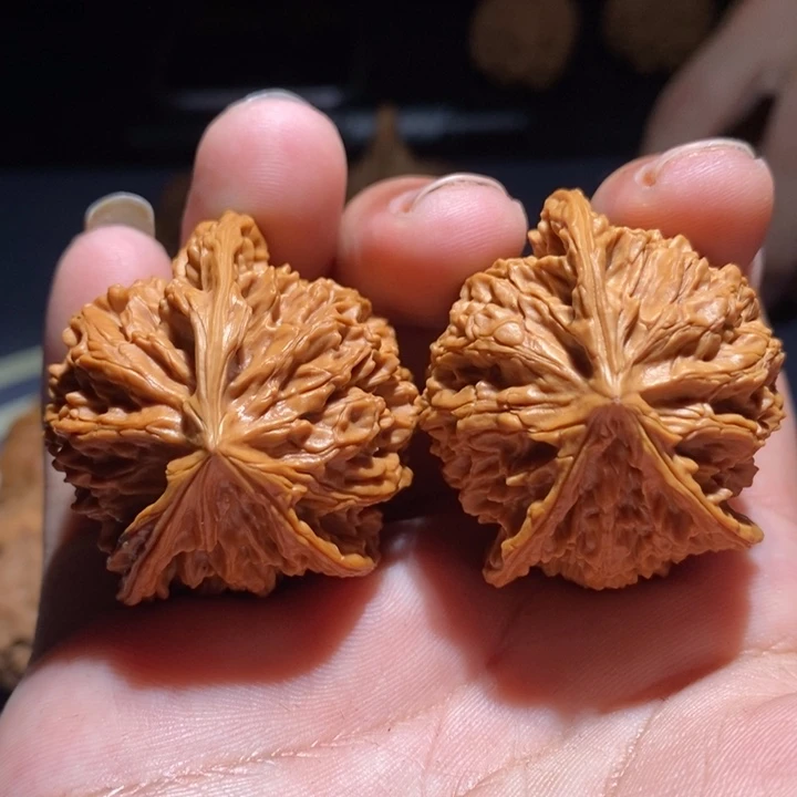 吊坠文玩核桃盘龙纹
