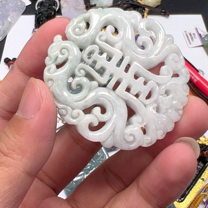 翡翠未镶嵌颈饰绿**星天然