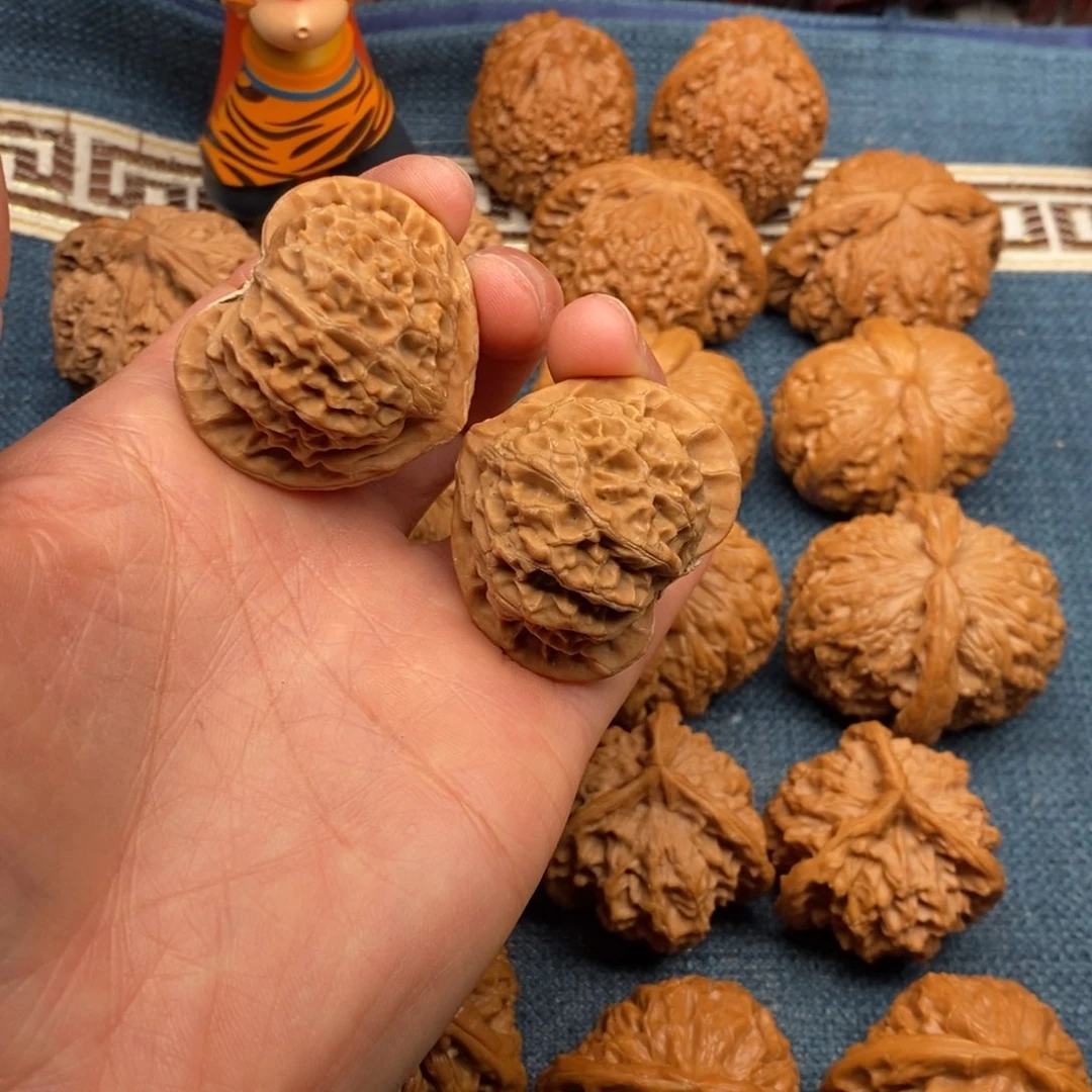 文玩核桃把件路**冷39全品毕业宫灯