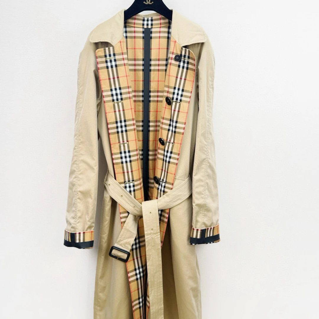 未使用 BURBERRY/博柏利 正反两面穿风衣50码 胸围114 衣长113