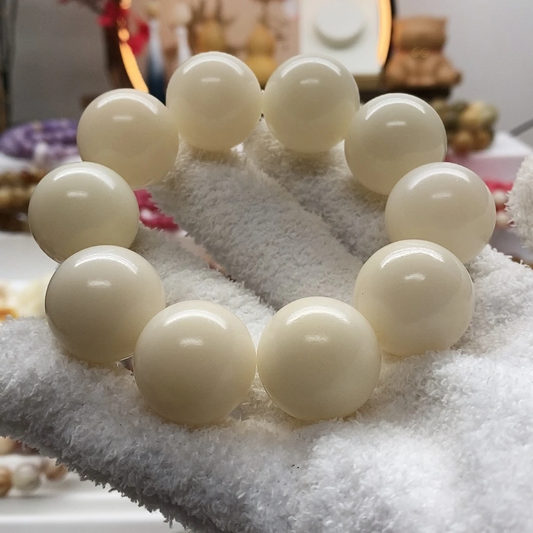 阿***玉菩提大汤圆手感油润细腻