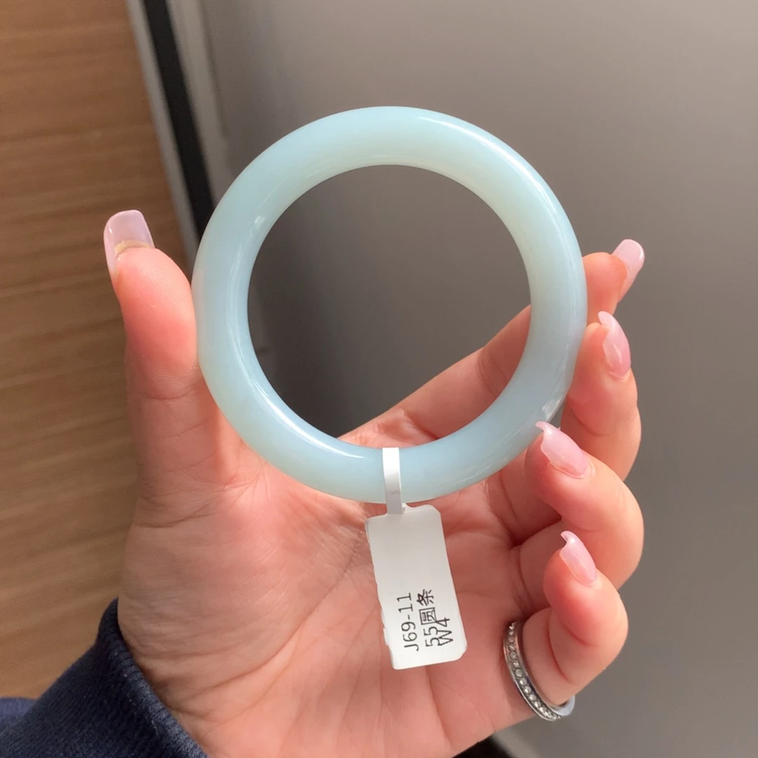 翡翠手镯未镶嵌15 55晴绿圆条