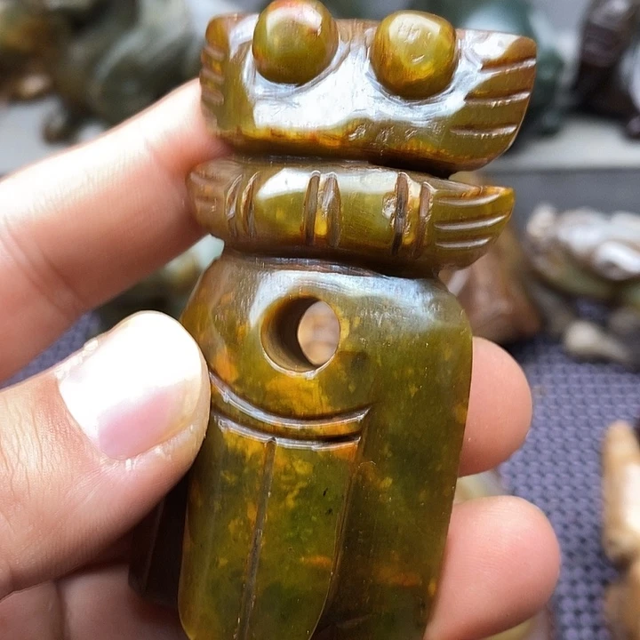未镶嵌蛇纹石玉颈饰