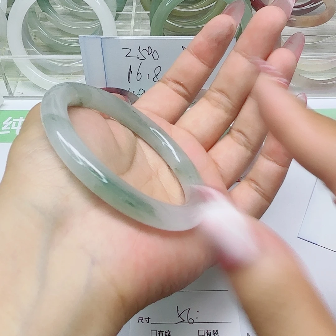 未镶嵌手镯石英质玉56/56