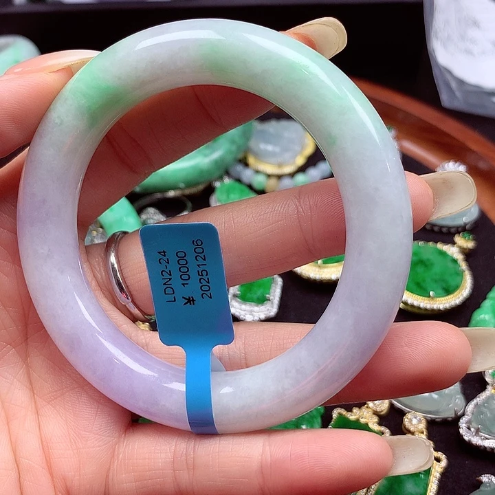 未镶嵌手镯翡翠卿*翡翠