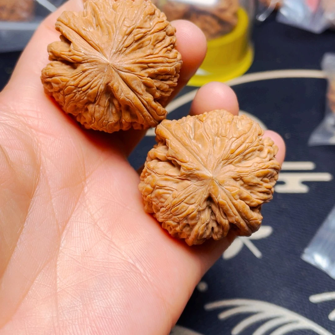 吊坠文玩核桃御尊一对