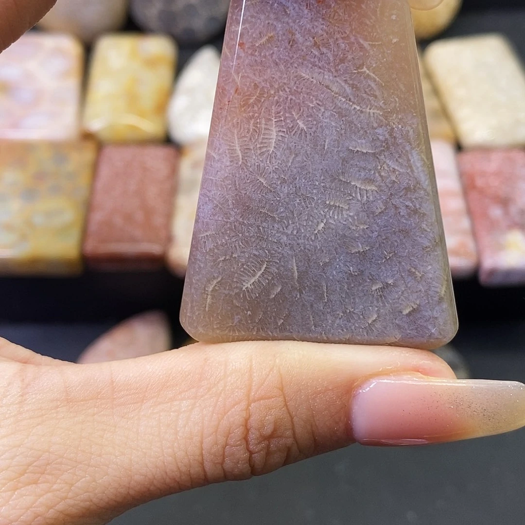 硅化玉颈饰合金芳***?