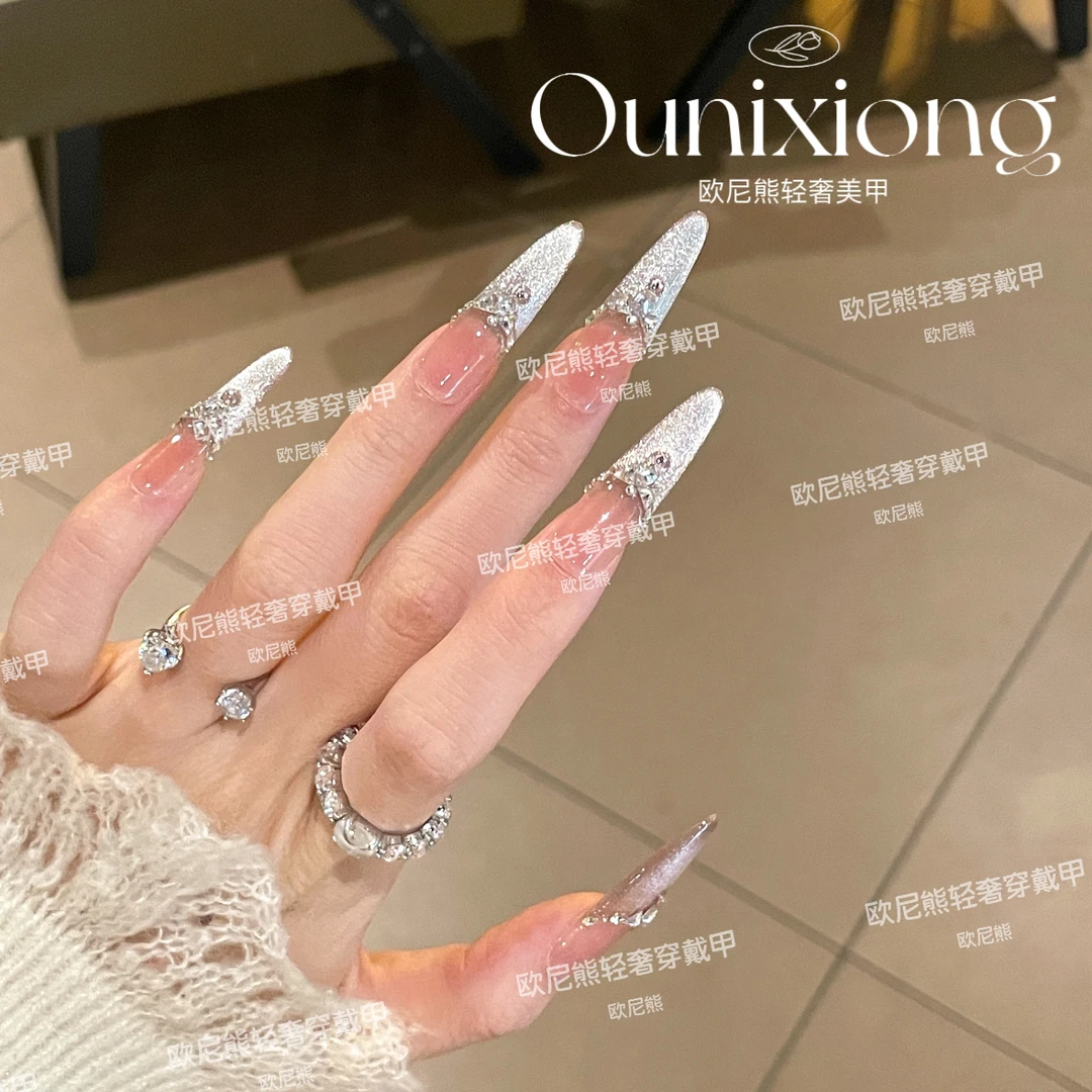 春夏爆闪矜贵星河猫眼法式锆石碎钻手工冰透穿戴甲裸色纯欲白色