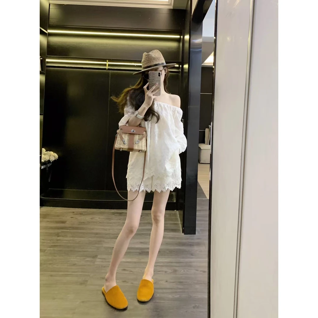 2025夏季新款时尚百搭显瘦蕾丝上衣+短裤套装女一字领防晒套装