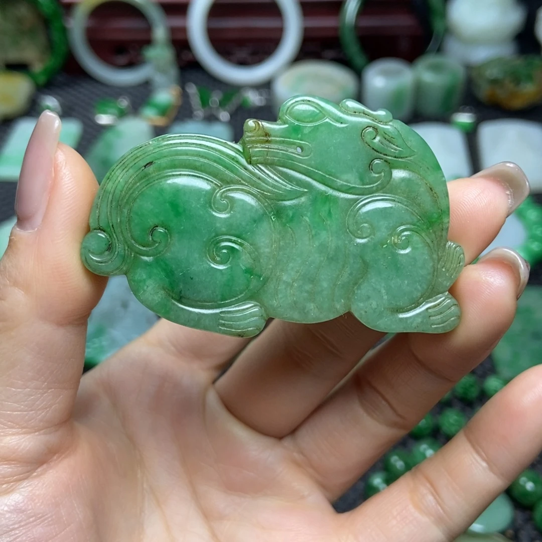 翡翠未镶嵌挂件清