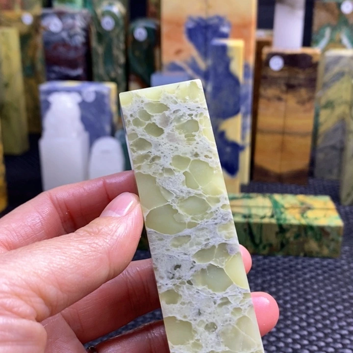 云南石小***祥青田石印章石