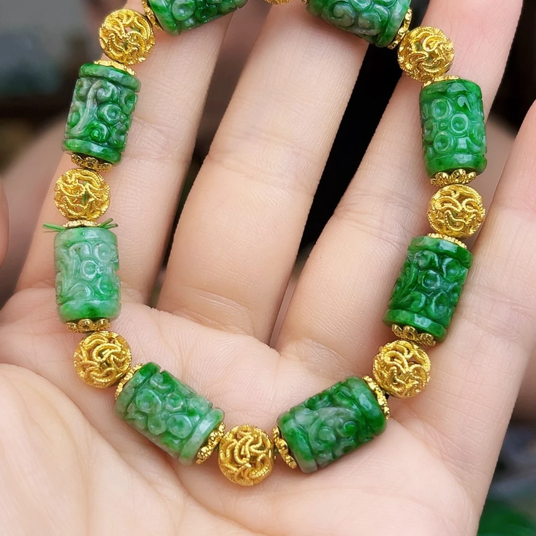 翡翠未镶嵌颈饰多样性