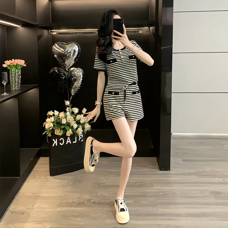 小个子夏季新款高级感休闲运动套装女条纹拼色短袖短裤两件套潮