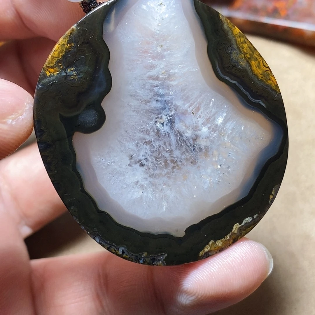 玛瑙/玉髓颈饰未镶嵌君*