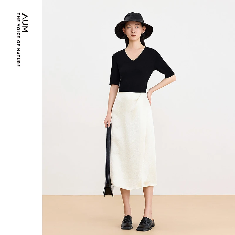 AUM噢姆简约气质百搭通勤圆领优雅秋冬毛针织衫M1EG2S09M