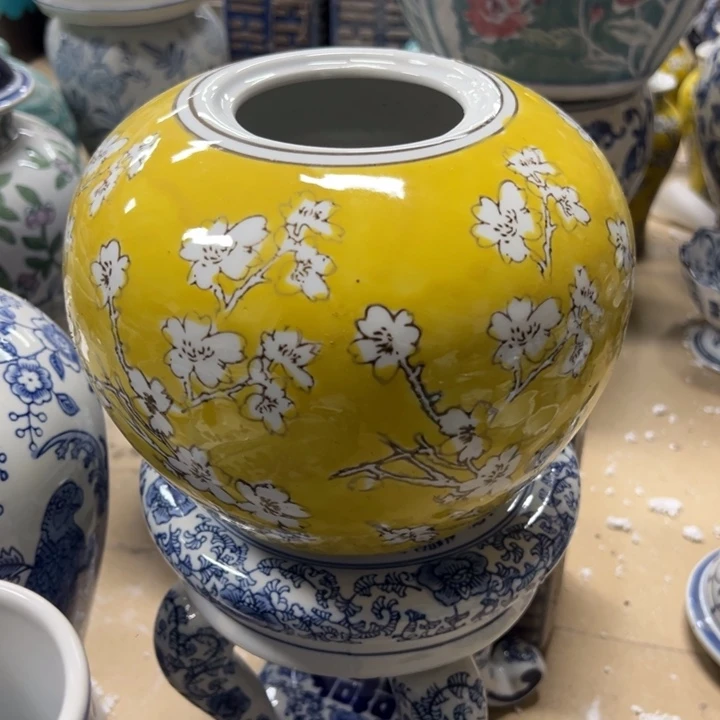 瓷片微瑕。。。。。。。。。。。。。