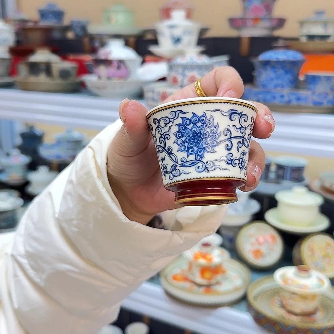 我们都是在这里关注起来