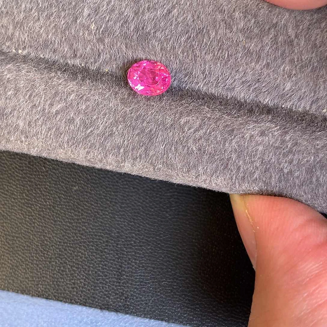 裸石未镶嵌尖晶石1.34 无烧 莲花