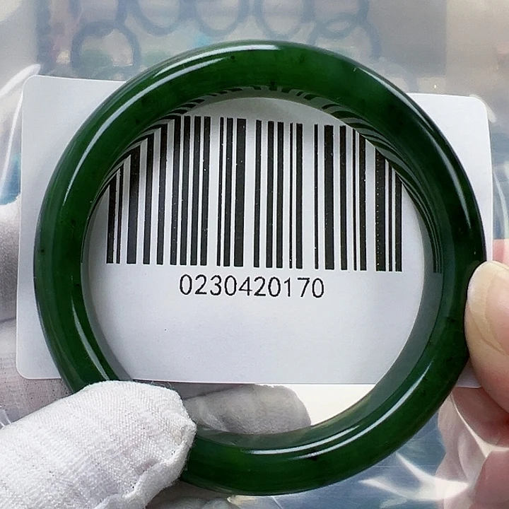 和田玉未镶嵌手镯包容55