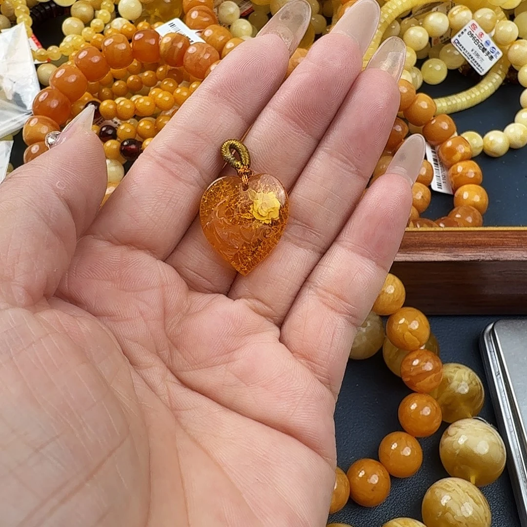 琥珀未镶嵌珠宝奇石