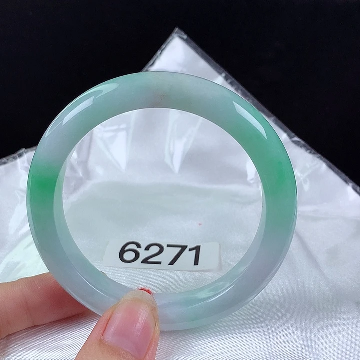 小****未镶嵌手镯翡翠56圈