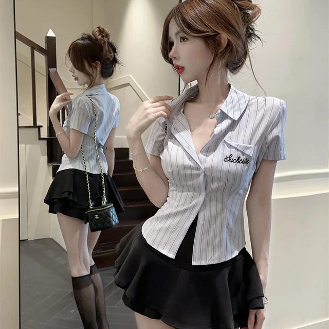 美式别致绝美纯欲气质条纹衬衫ins小众百搭刺绣设计短袖上衣女夏