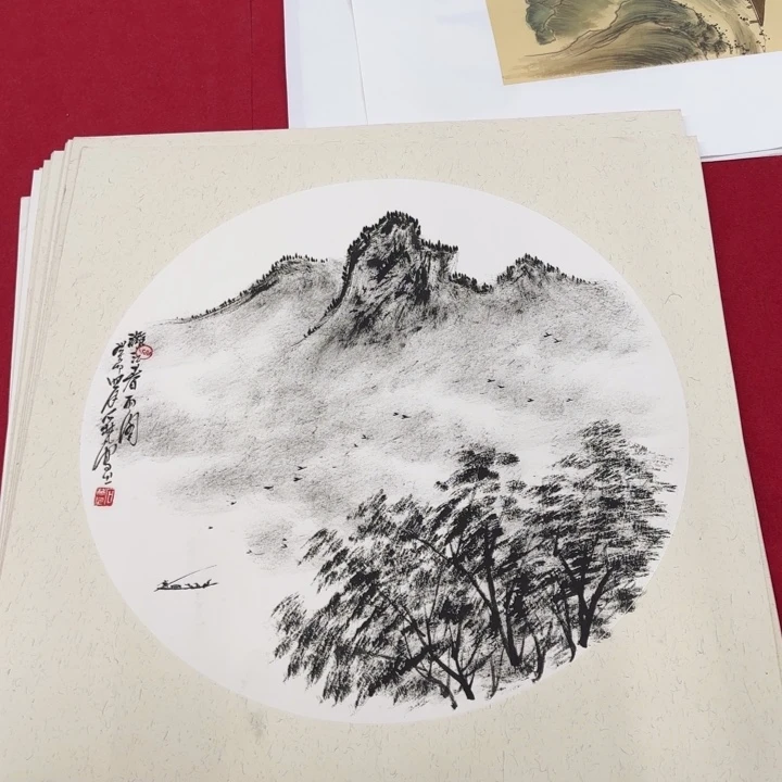 国画花鸟等图案为一体