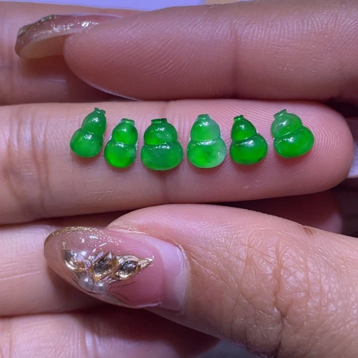 翡翠挂件未镶嵌葫芦