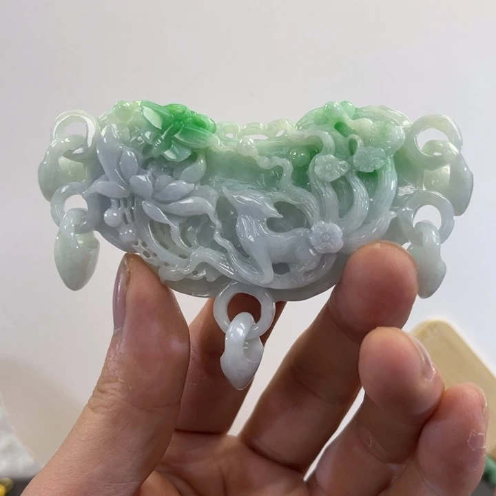 翡翠吊坠(赠链)未镶嵌代编织