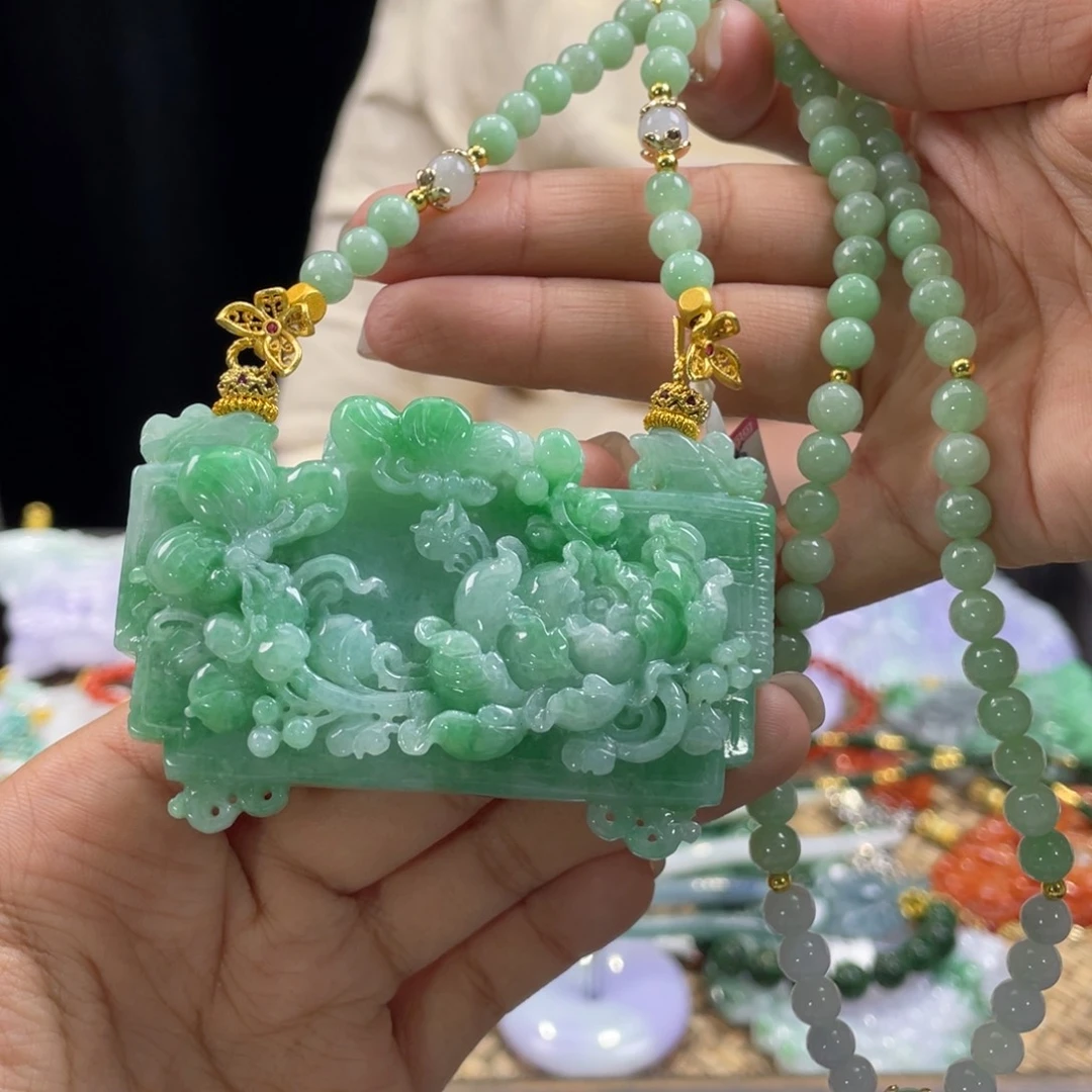 翡翠颈饰未镶嵌代编织