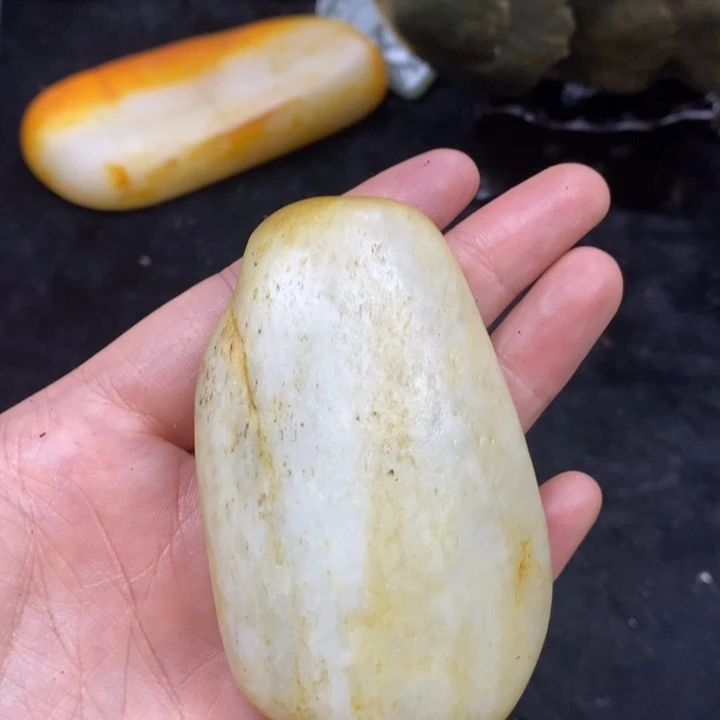 未镶嵌和田玉（糖玉）挂件玉***铭