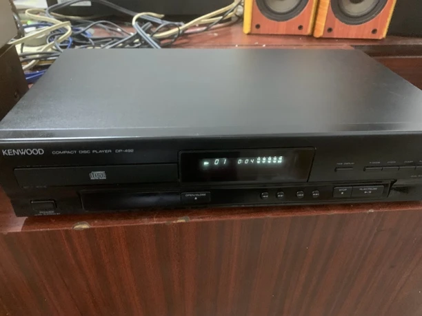 9新  二手健伍CD机，没摇控器，不包邮