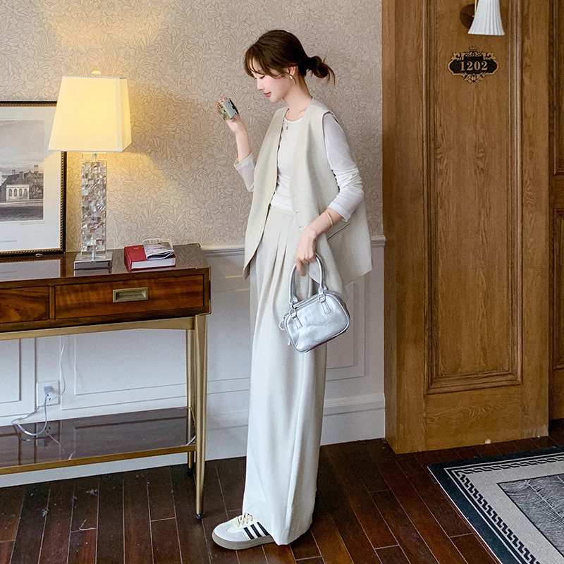 米色高级感时尚西装套装女2025春季新款气质V领马甲阔腿裤两件套