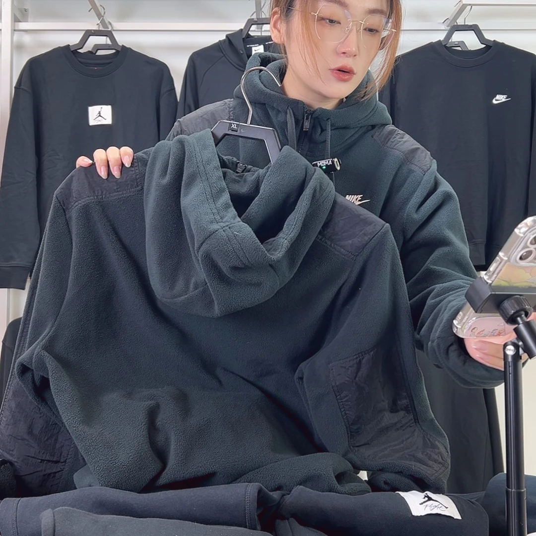 只***赞4883外套黑色XL码不退换150-170