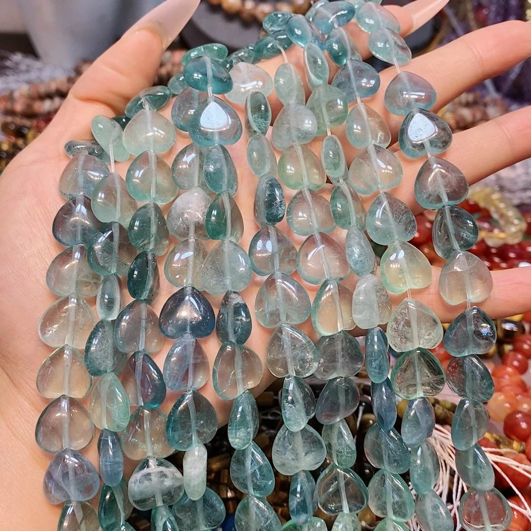 散珠玛瑙/玉髓14mm高透莹石爱心一条