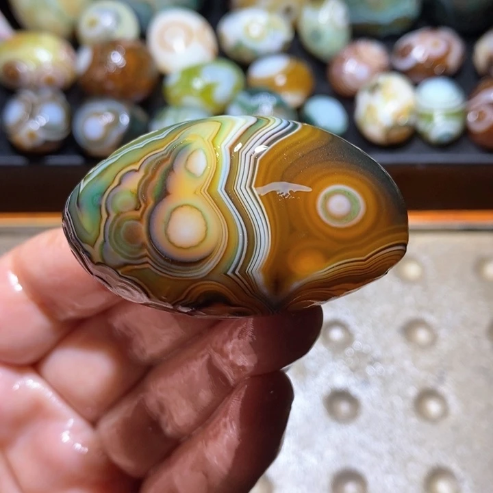 玛瑙/玉髓未镶嵌珠宝半成品