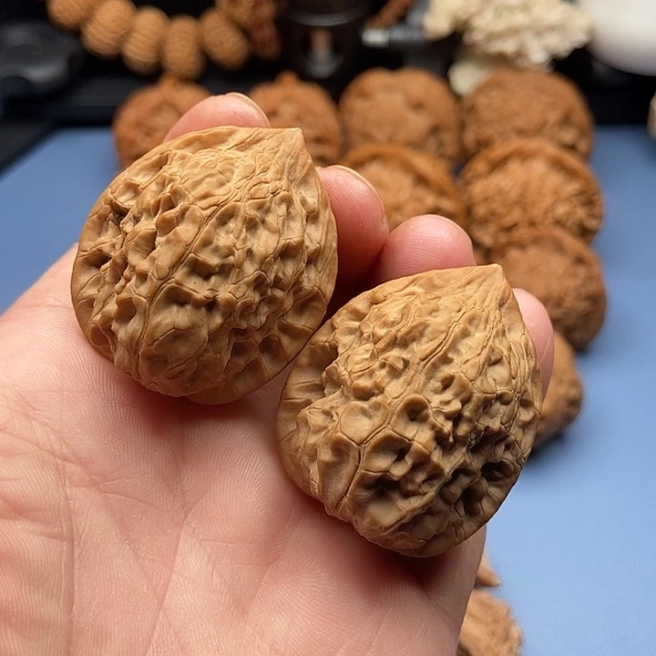 桃核把件纯野生山地果