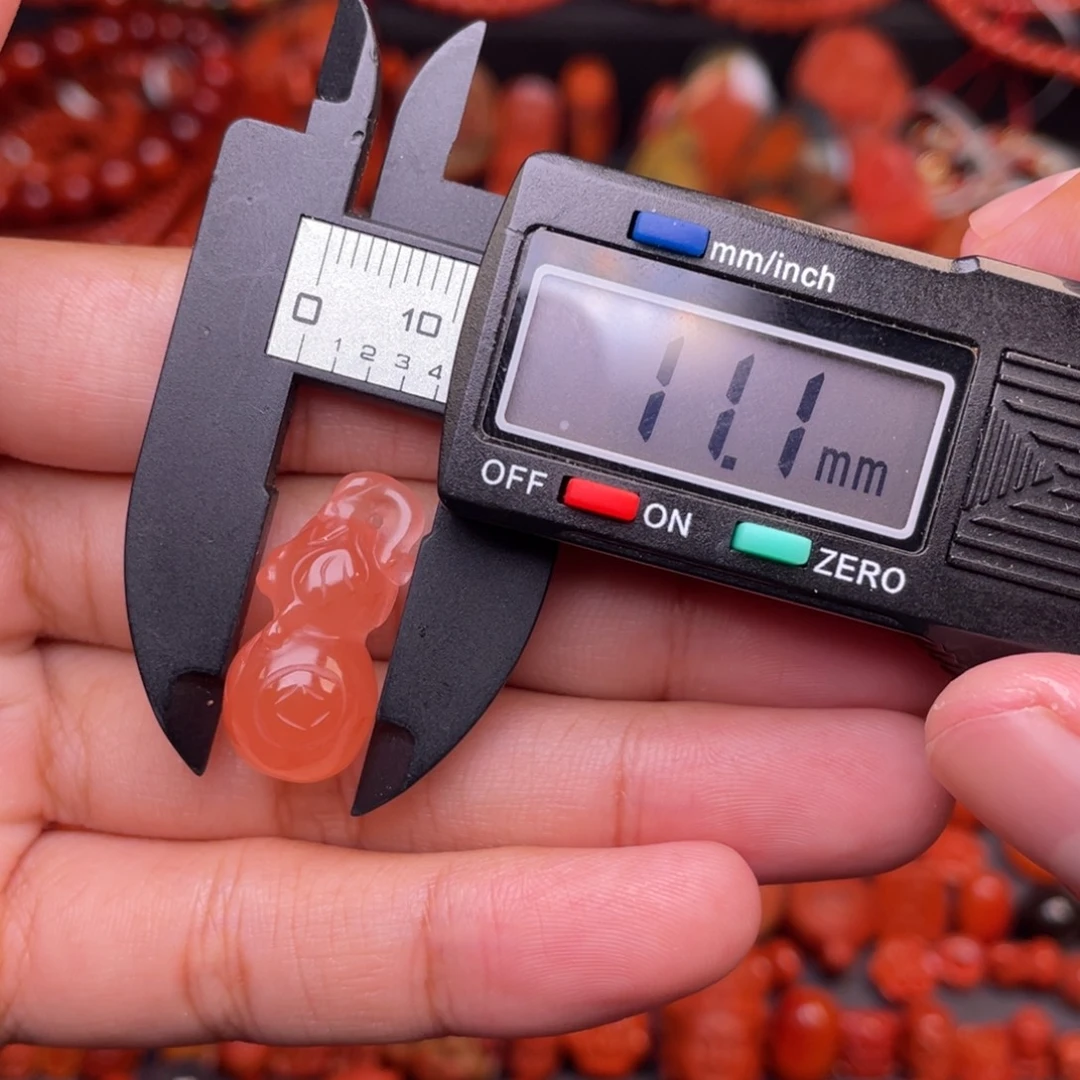 南红玛瑙配饰未镶嵌