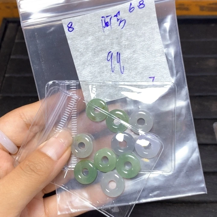 定制翡翠未镶嵌阿*提