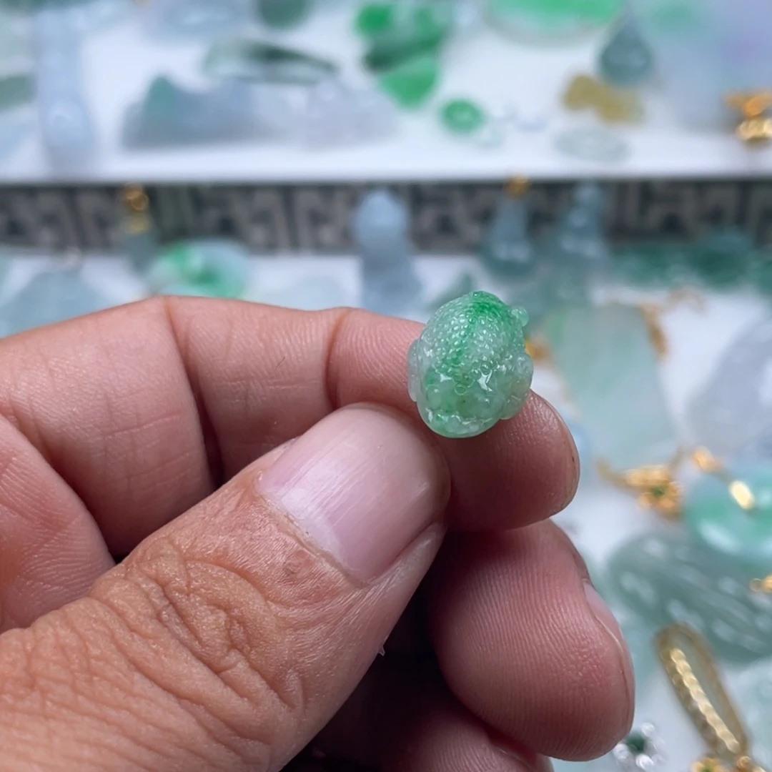 翡翠未镶嵌颈饰翡翠冰绿