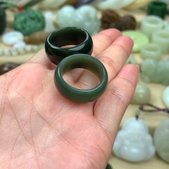 和田玉戒指未镶嵌妙**?