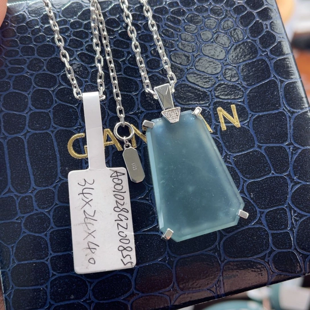 翡翠未镶嵌手镯无事牌