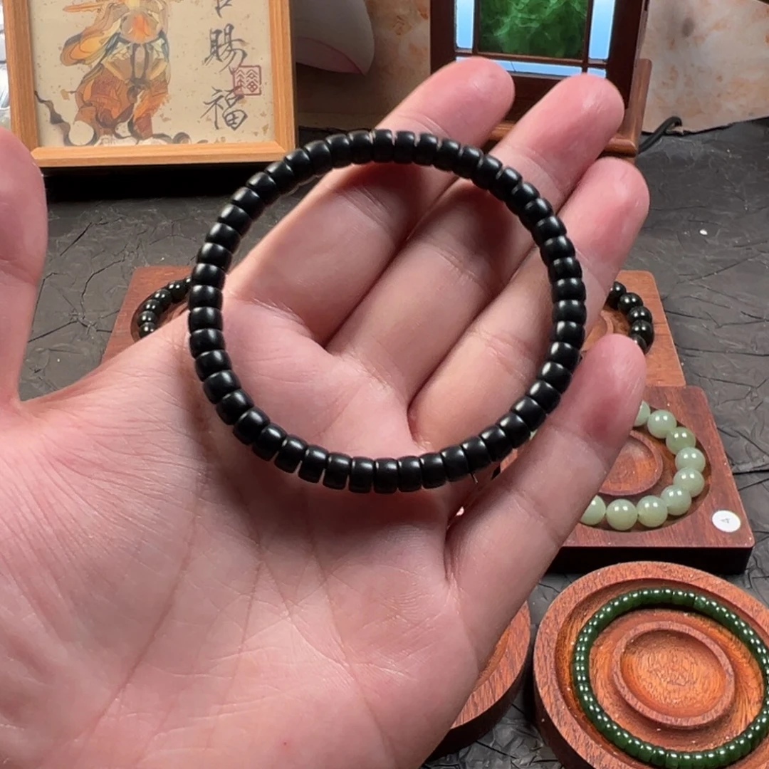 小***呀和田玉未镶嵌手链