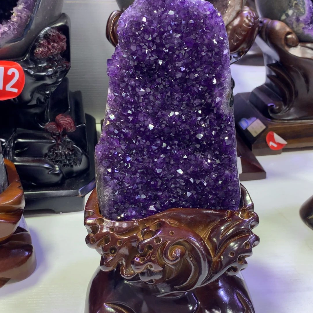 织绣乌拉圭紫水晶