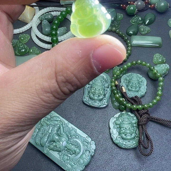 和田玉（碧玉）未镶嵌手链