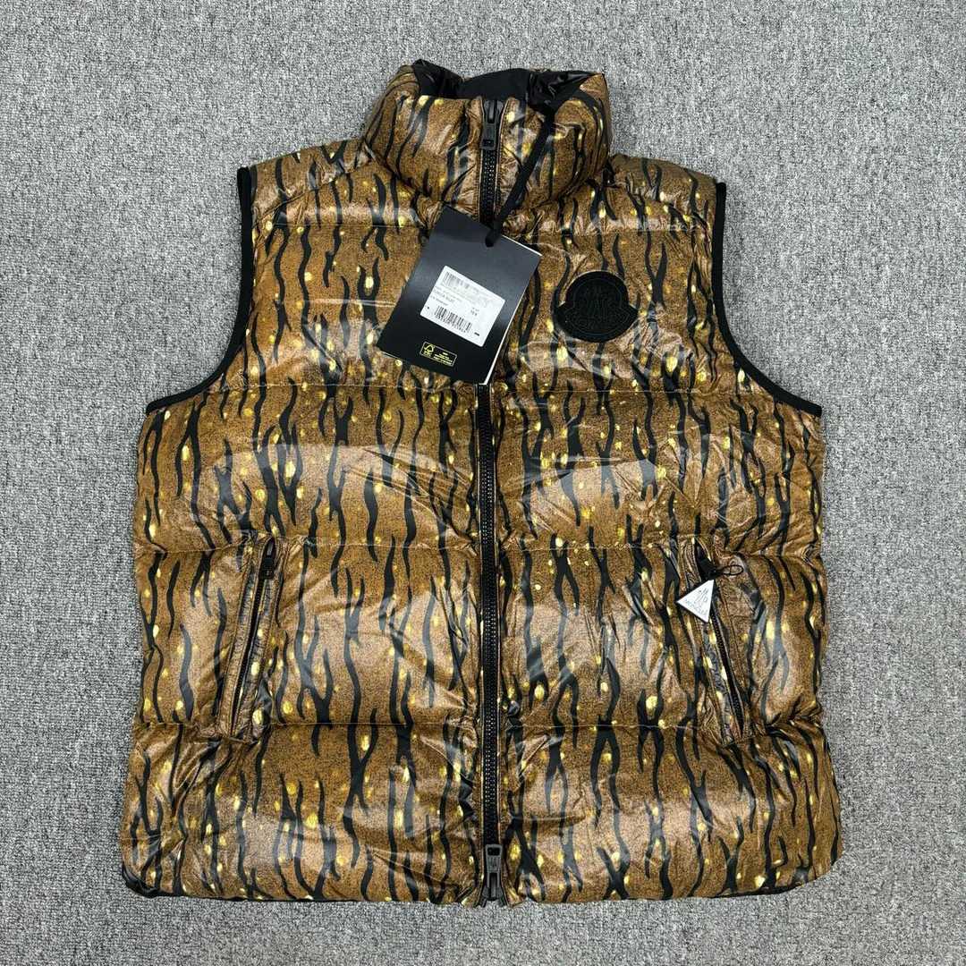 全新未使用 MONCLER 11069927 蒙口 棕色花纹羽绒马甲背心带吊6码