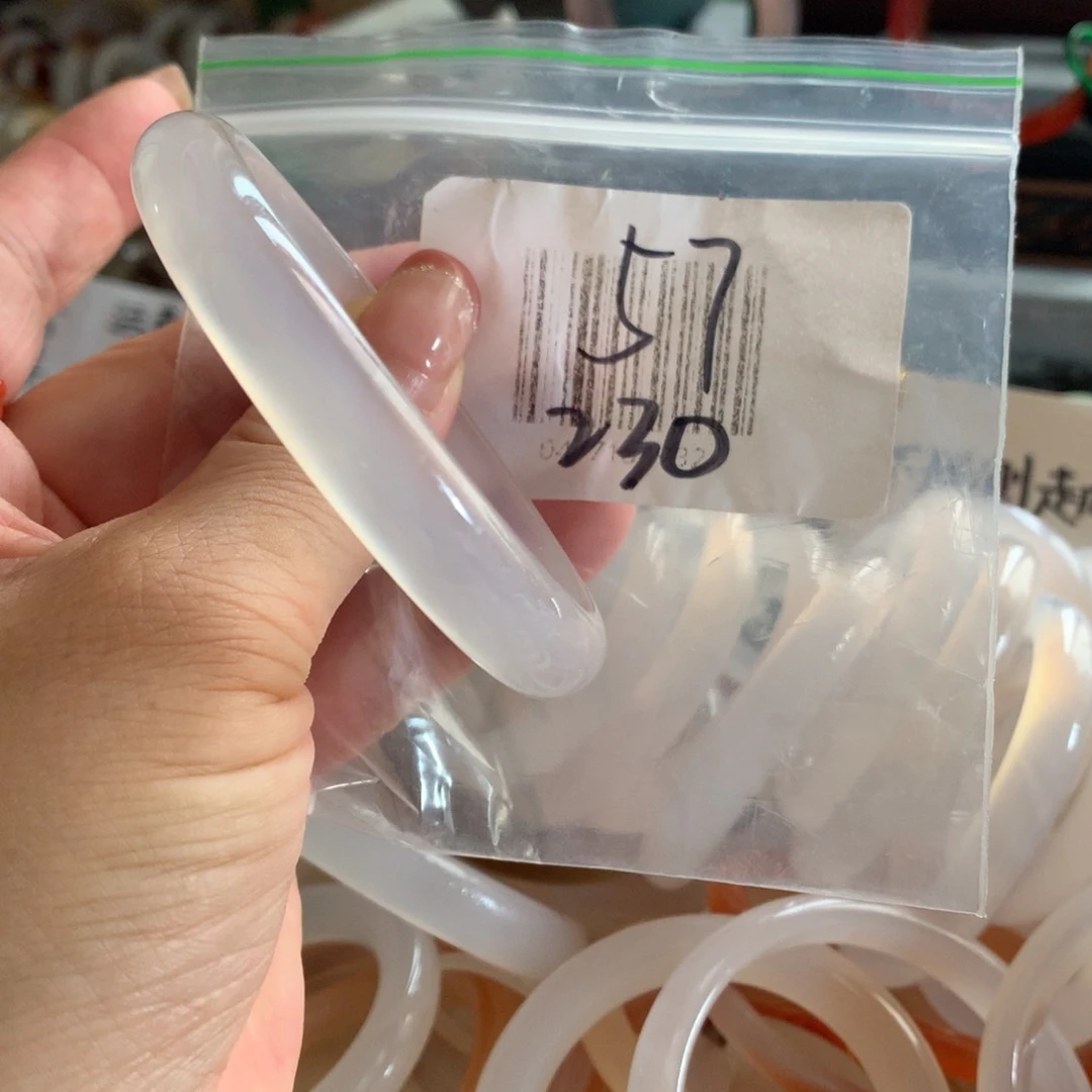 玛瑙/玉髓手镯未镶嵌我*己57