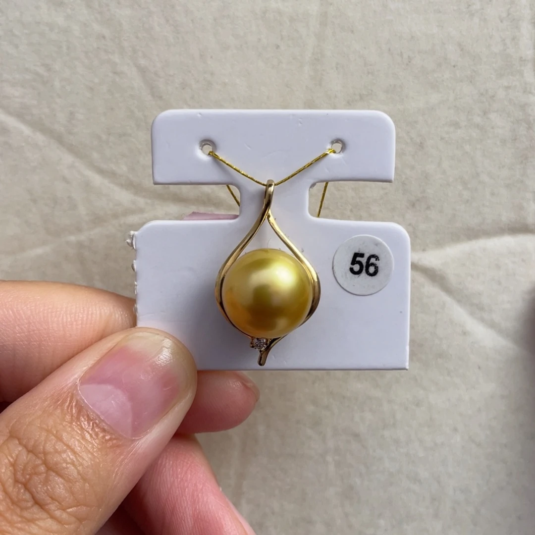 18K金镶嵌海水珍珠颈饰