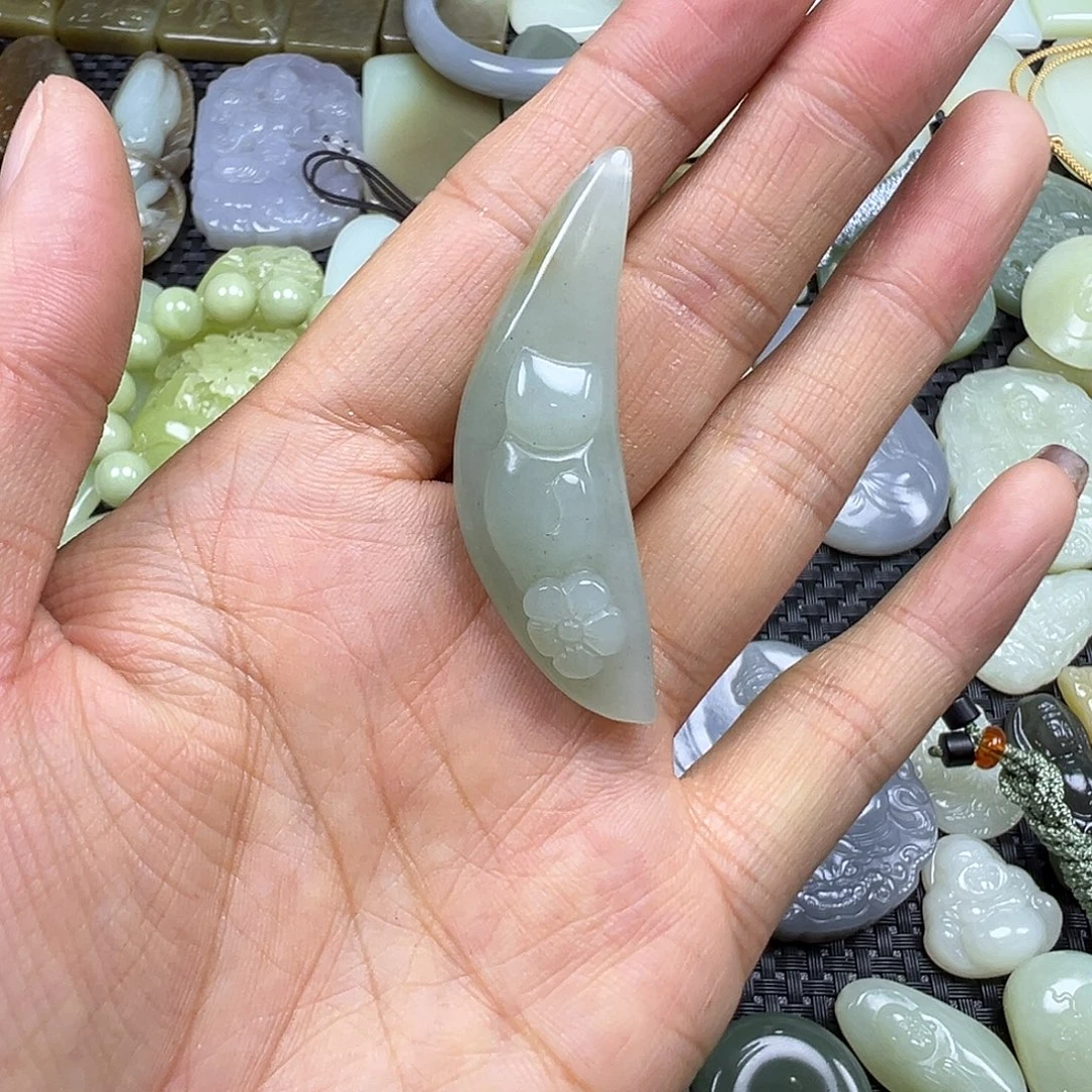 和田玉未镶嵌颈饰买断价，不退不换，卡50.7