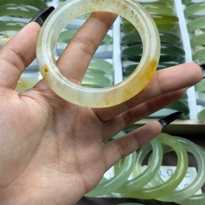 u***5未镶嵌蛇纹石玉手镯